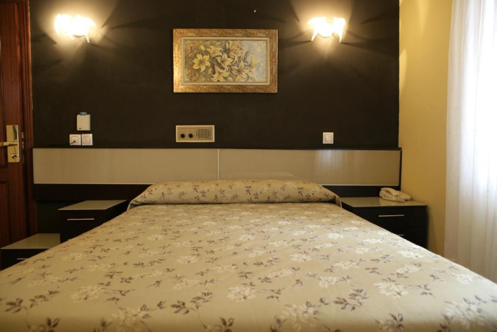 Hotel Azpiazu クディレロ エクステリア 写真